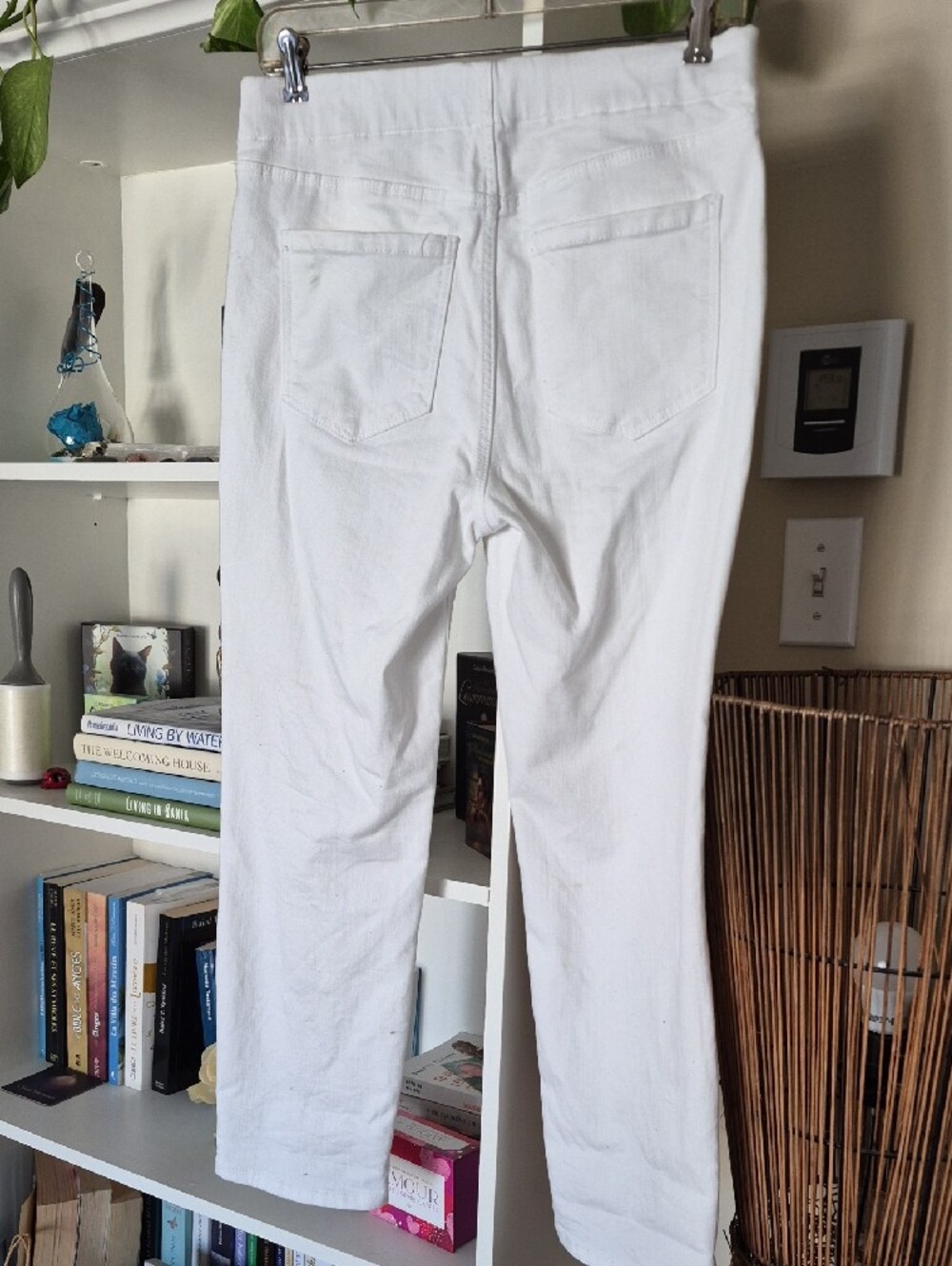 2/$50 Liverpool White Women’s Slim Straight Jeans - Picture 3 of 4